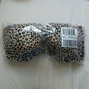 NEW Victoria Secret Bikini top (in package)